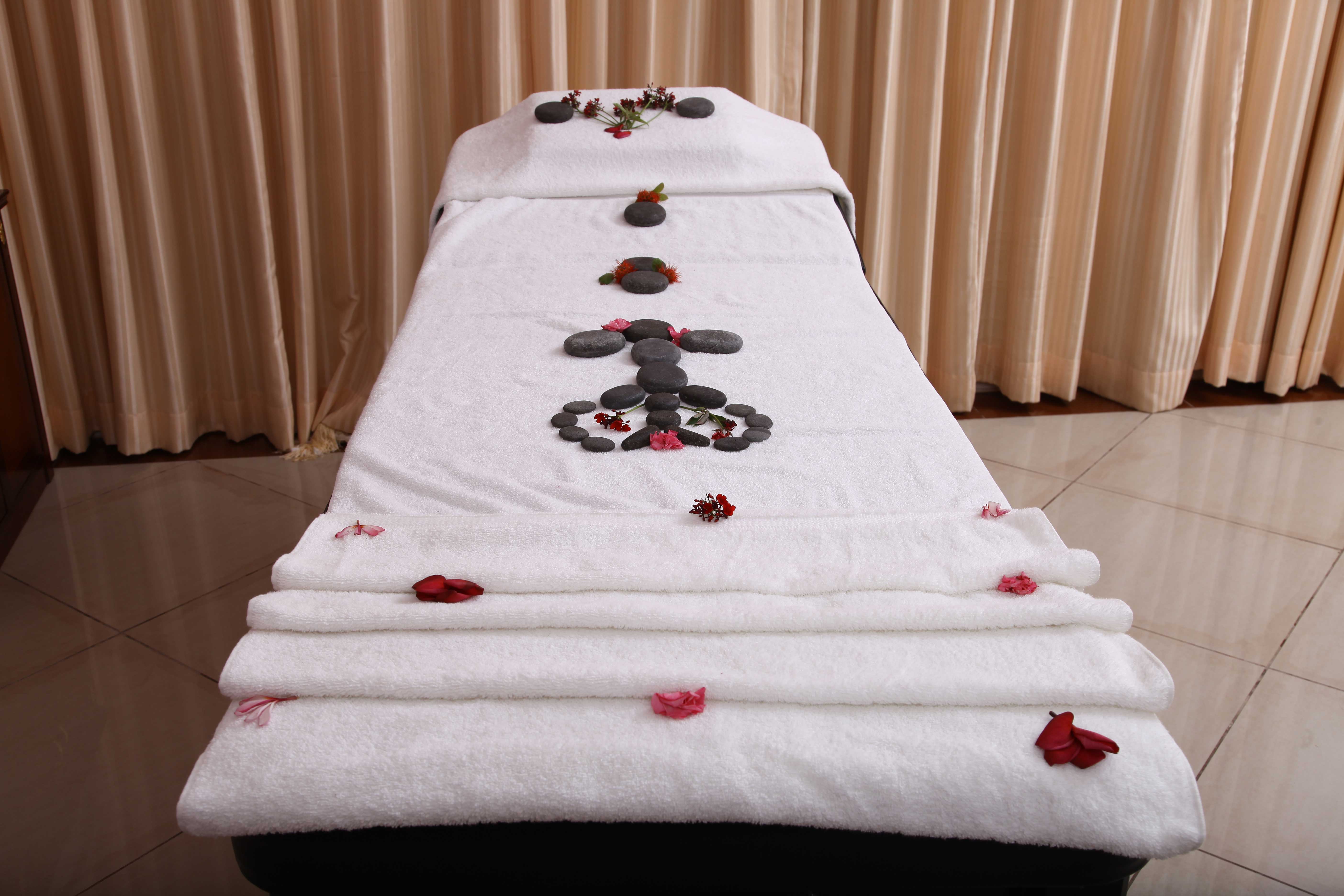 lava stone massage
